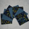 Lot de lingettes, tissu bleu d'inspiration aborigène avec des motifs ronds et des feuilles vertes