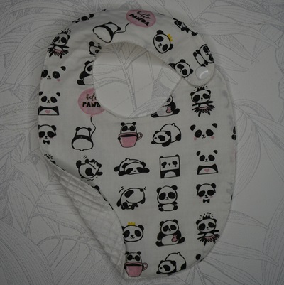 Bavoir bébé tissu fond blancs avec des pandas