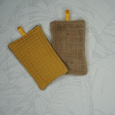 Eponges en nid d'abeille jaune moutarde et toile de jute